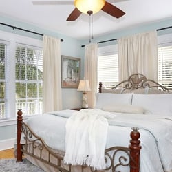 Casa Grandview - Sunny Second Floor Charleston Cottage Bedroom