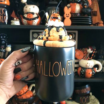 QTs Nails & Spa - Gel nails, Halloween nails, custom nails, nail artwork, nails, holiday nails - Nail Salons Near Me - Reno, Nevada