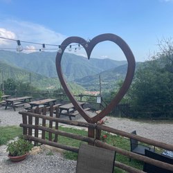 Agriturismo Montagna Verde - Looking down on the village Apella