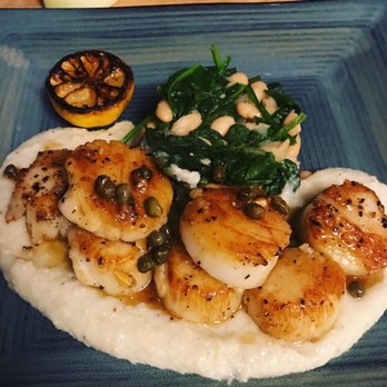 Chef Michael Taylor - Scallops with grits spinach white bean ragu - Personal Chefs Near Me Chef Michael Taylor - Scallops with grits spinach white bean ragu - Personal Chefs Near Me