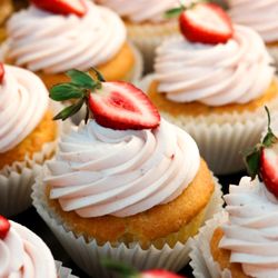 Bartlett's Farm - Bodacious cupcake