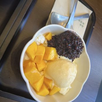 Makkee Dessert - mango black sticky rice - Desserts Near Me - Mountain View, California Makkee Dessert - mango black sticky rice - Desserts Near Me - Mountain View, California