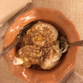 Taverna Akropolis - Yogurt greco miele e noci - Greek Near Me - Rome, RM Taverna Akropolis - Yogurt greco miele e noci - Greek Near Me - Rome, RM