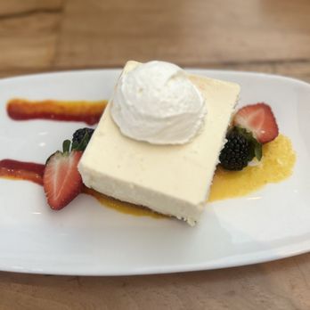 Silo Terrace Oyster Bar - Orange dreamsicle cheesecake - Cocktail Bars Near Me - San Antonio, Texas