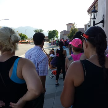Wicked Wine Run - Forever long wait for the shuttle. With no information and lots of angry people. - Wine Tours Near Me - Temecula, California