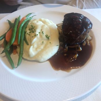 Scott's Seafood - Filet mignon with mashed potatoes and veggies - Seafood Near Me - Oakland, California Scott's Seafood - Filet mignon with mashed potatoes and veggies - Seafood Near Me - Oakland, California