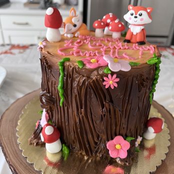 Fantasy Cakes - Beautiful woodland cake! Fondant flowers and mushrooms. - Desserts Near Me - Vacaville, California