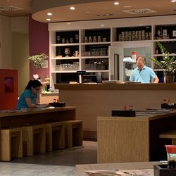 Coco Spoon - Unaufmerksames Personal. Hier zu sehen, der Inhaber mit seiner Frau die schlichtweg den Service verweigern.