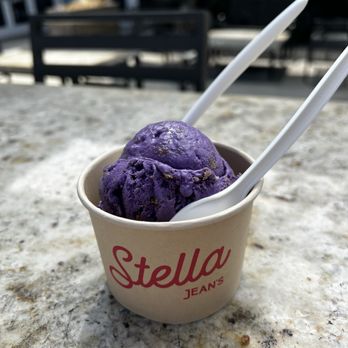 Stella Jean’s Ice Cream - Ube Pandesal Toffee and Calamansi Creamsicle single scoop - Ice Cream & Frozen Yogurt Near Me - Costa Mesa, California Stella Jean’s Ice Cream - Ube Pandesal Toffee and Calamansi Creamsicle single scoop - Ice Cream & Frozen Yogurt Near Me - Costa Mesa, California