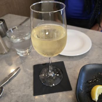 75 West Coast Grill - Sauvignon Blanc - Lounges Near Me - Richmond, British Columbia 75 West Coast Grill - Sauvignon Blanc - Lounges Near Me - Richmond, British Columbia