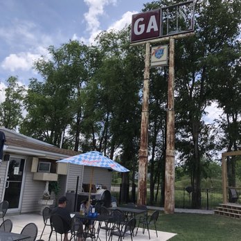 Kicks Bar & Grill - Bars Near Me - Towanda, Illinois
