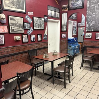 Rocco's NY Pizzeria and Pasta - Seating - Italian Near Me - Las Vegas, Nevada