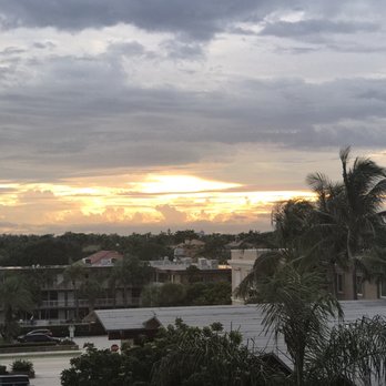 Canada House Beach Club - Hotels Near Me - Pompano Beach, Florida