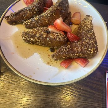 Makers Union - Cornflake-Crusted French Toast - American Near Me - Arlington, Virginia