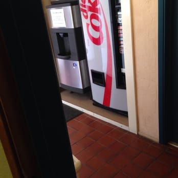 Hotel Mac Rae - Ice machine and vending machine right outside the room door. - Hotels Near Me - Avalon, California Hotel Mac Rae - Ice machine and vending machine right outside the room door. - Hotels Near Me - Avalon, California