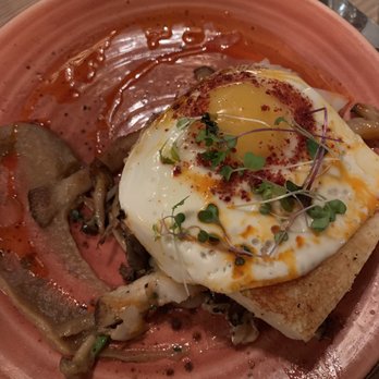 Lechon - Foraged mushrooms with fried eggs and Brioche bread - Tapas Bars Near Me - Portland, Oregon Lechon - Foraged mushrooms with fried eggs and Brioche bread - Tapas Bars Near Me - Portland, Oregon