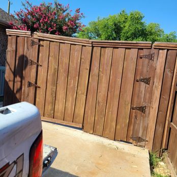 Ramirez Drywall And Painting - The fence door that I asked to be fixed. - Painters Near Me - Grand Prairie, Texas Ramirez Drywall And Painting - The fence door that I asked to be fixed. - Painters Near Me - Grand Prairie, Texas