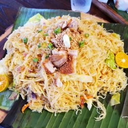 Pancit trio Bihon/Canton/Sotanghon Pancit trio Bihon/Canton/Sotanghon