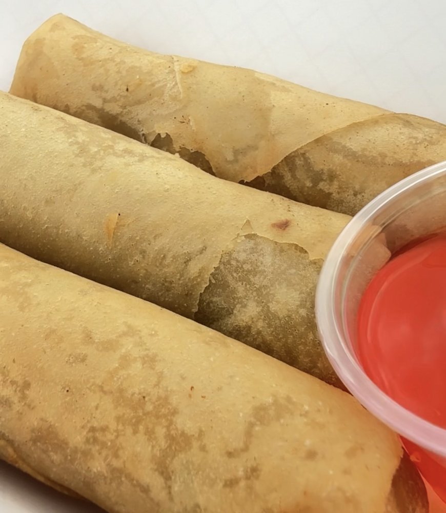 Food from Egg Roll Plus