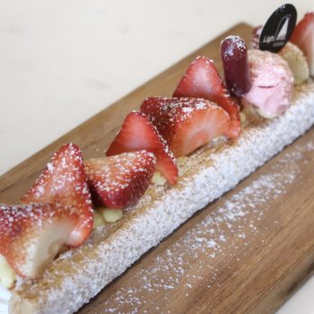 Light Cafe - Strawberry Mille-Feuille - Cafes Near Me - Toronto, Ontario Light Cafe - Strawberry Mille-Feuille - Cafes Near Me - Toronto, Ontario