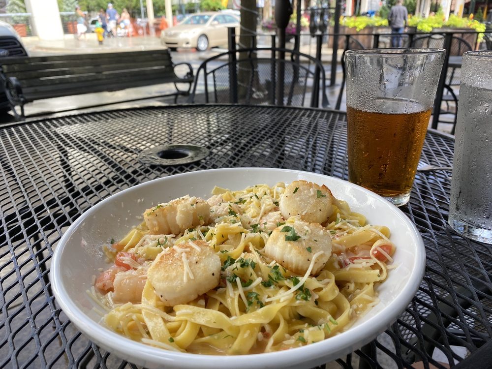 Carmel's Restaurant and Bar