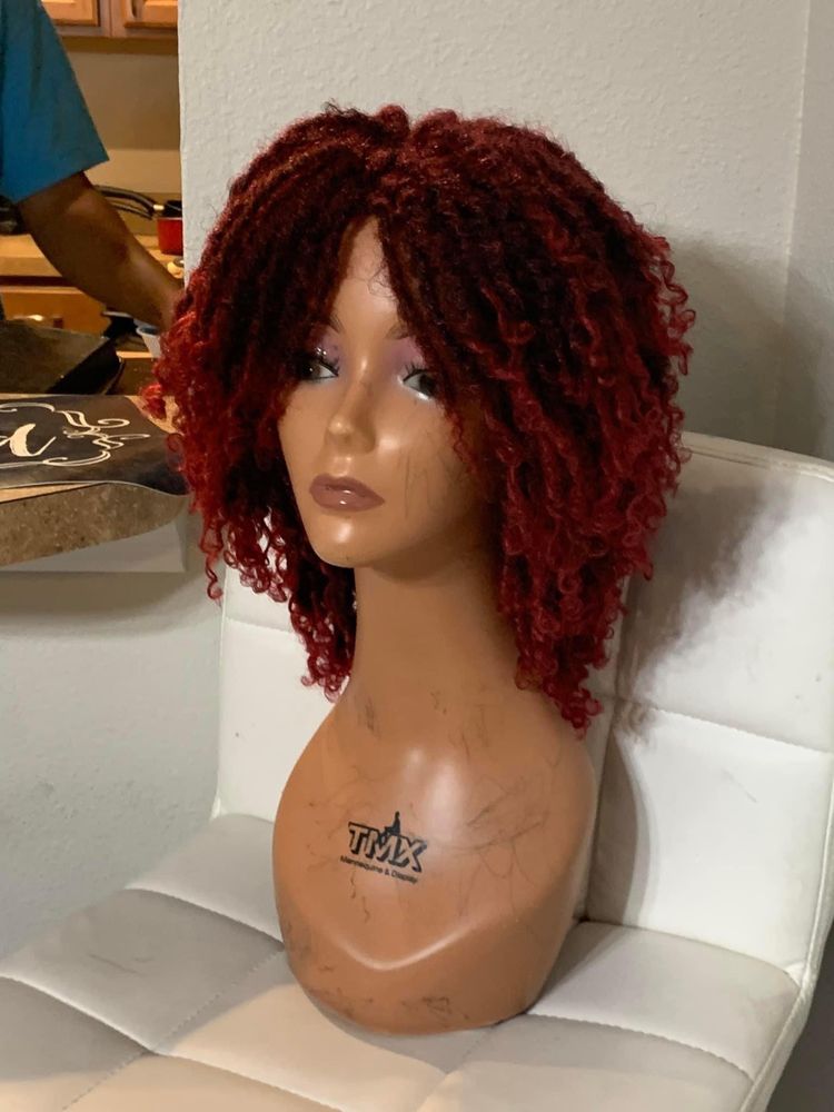 Mrs G’s Braids & Beauty  Logo