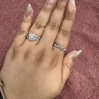 Bliss Nails - Golden short almond nails - Nail Salons Near Me - Corona, California Bliss Nails - Golden short almond nails - Nail Salons Near Me - Corona, California