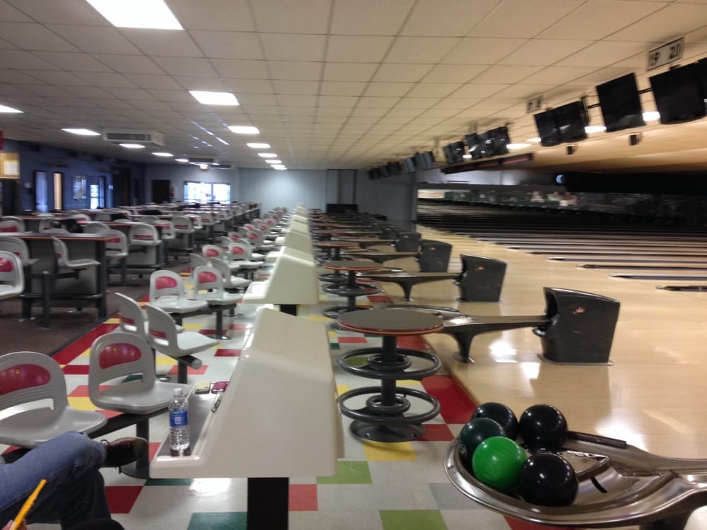 THIRTY LANES BOWLING Updated October 2024 3812 N Harrison St