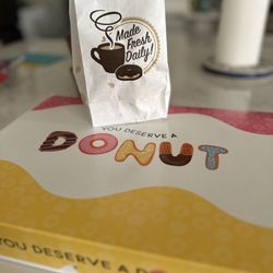 Donut Palace - Free donut holes with military ID 6/2024