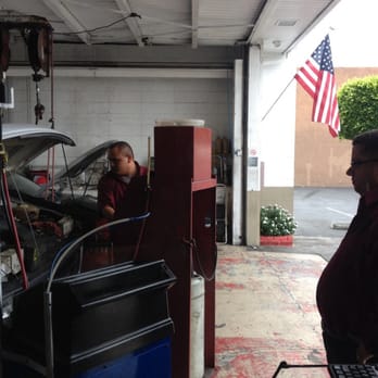 Jiffy Lube Oil Change - The guy away from the vehicle was the one who said my printed coupon "special $23.99" didn't apply at this place. - Auto Repair Near Me - Long Beach, California Jiffy Lube Oil Change - The guy away from the vehicle was the one who said my printed coupon "special $23.99" didn't apply at this place. - Auto Repair Near Me - Long Beach, California