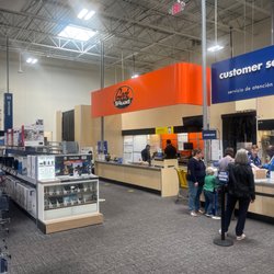 Best Buy - Memphis - Geek squad station
