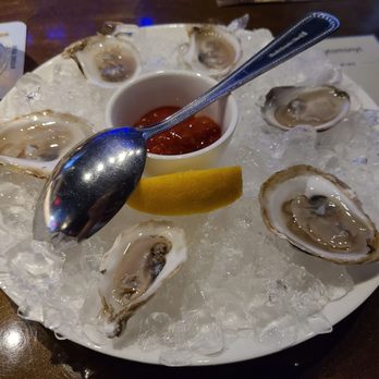 Cowboy Tom's Bar - Happy hour oysters - Tacos Near Me - New York, New York Cowboy Tom's Bar - Happy hour oysters - Tacos Near Me - New York, New York