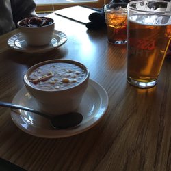 Fudgienuckles Family Sports Pub & Grill - Great homemade soups and amazing BBQ!
