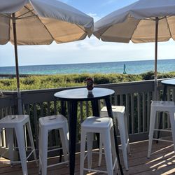 Crabby Steve's - Views of the beach