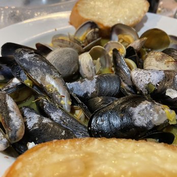 Secret Cove Restaurant - Steamed clams/mussels - Seafood Near Me - Anacortes, Washington Secret Cove Restaurant - Steamed clams/mussels - Seafood Near Me - Anacortes, Washington