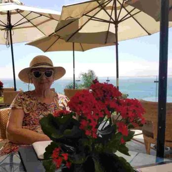 Geoffrey's Malibu - Mom and view - Seafood Near Me - Malibu, California