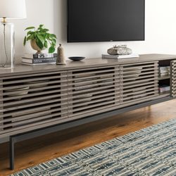 Room & Board Store & Outlet