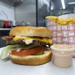 Cedar’s Drive Thru