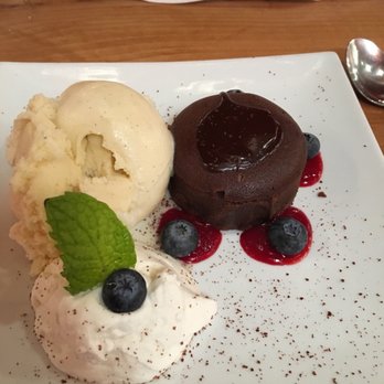 Rocking V Cafe - Chocolate molten lava cake that wasn't so molten but was very delicious - New American Near Me - Kanab, Utah Rocking V Cafe - Chocolate molten lava cake that wasn't so molten but was very delicious - New American Near Me - Kanab, Utah