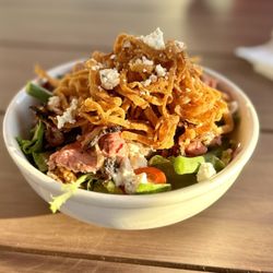 Buckhorn BBQ + Grill - Sacramento Land Park - Roadhouse salad with tri-tip