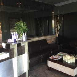 Q Life Reflexology - Quiet, clean & relaxing waiting area!