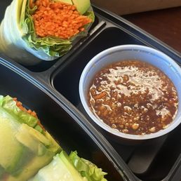 Avocado Vegetarian Spring Rolls (has four... I had already eaten one!) Avocado Vegetarian Spring Rolls (has four... I had already eaten one!)