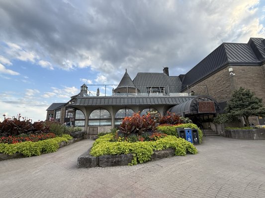 Table Rock Welcome Centre by null