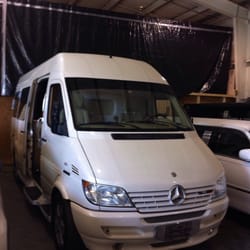 F & L Limo - Exterior of the Mercedes limo !