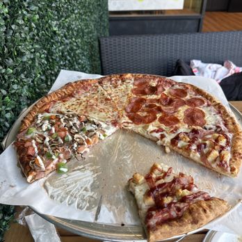 Cash's Pizza & Pasta - Pizza Near Me - Simi Valley, California Cash's Pizza & Pasta - Pizza Near Me - Simi Valley, California