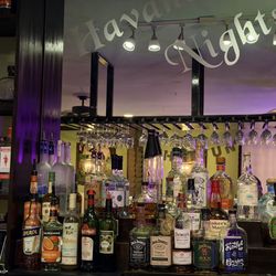 Maison Martinique - Downstairs bar