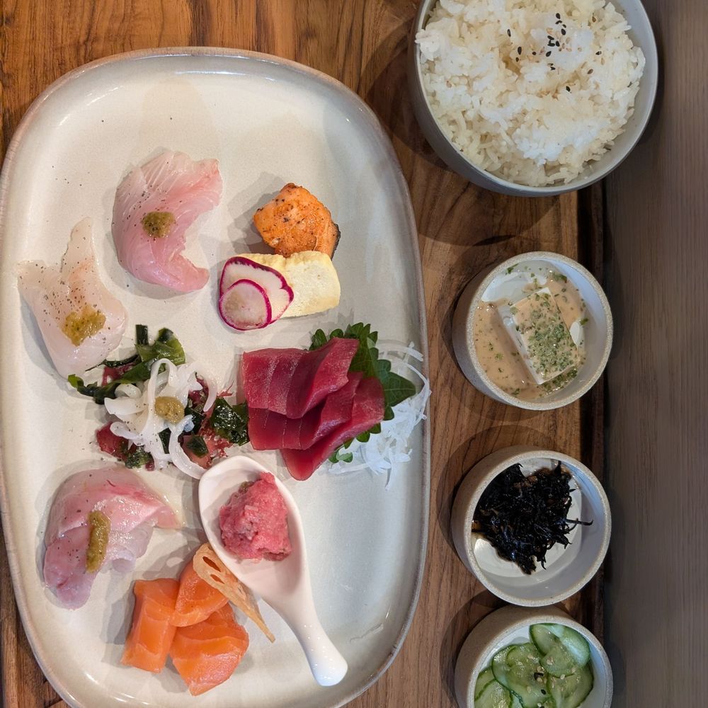 Akami Sushi - Sashimi Deluxe - Sushi Bars Near Me - Arcadia, California