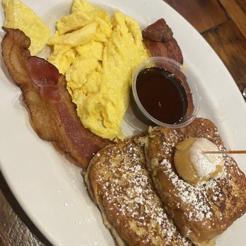 Maple Leaf Diner - French Toast - American Near Me - Dallas, Texas