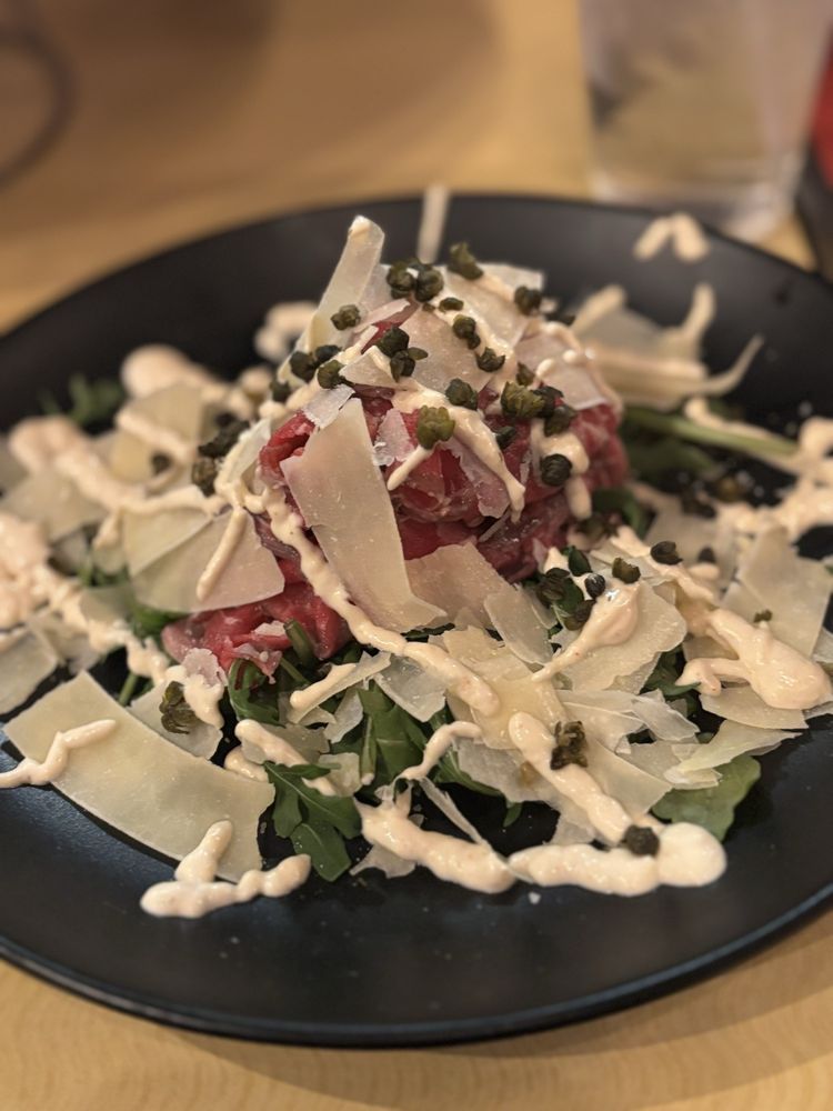 Food from Romo’s Pizza