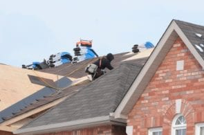 Slide of Díaz roofing